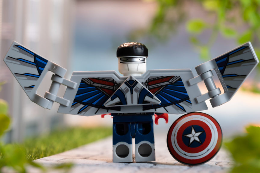 Marvel: Glimpse at an upcoming Captain Marvel minifig (from Lego Life App)  : r/Legoleak