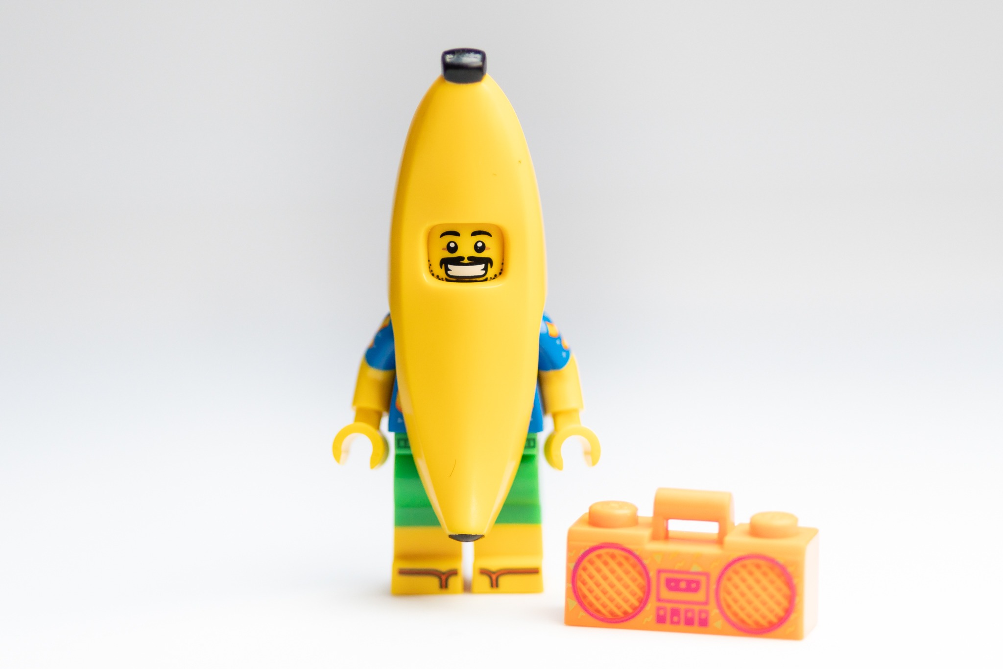 Party Banana Juice Bar: Exclusive Promo Minifig Review - BrickCentral